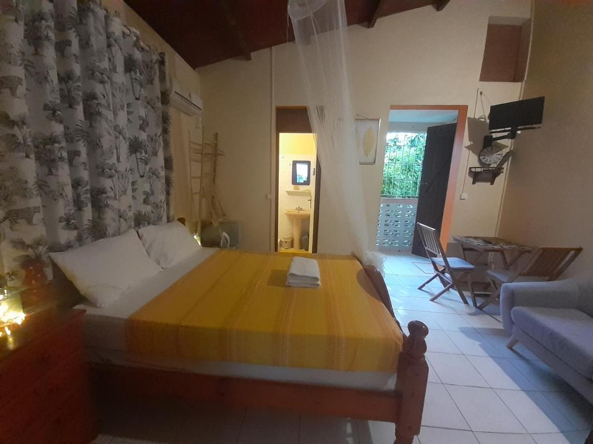 Studio Independant Chez L Habitant- Grand-Bourg  외부 사진